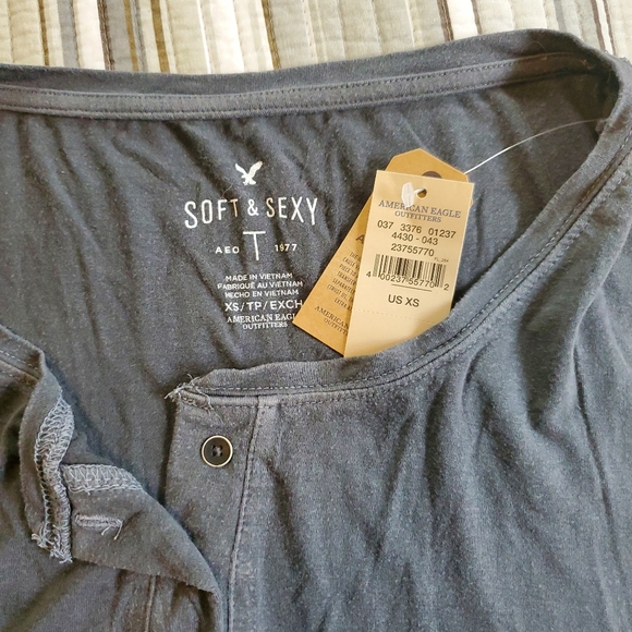 American Eagle Soft and Sexy Gray Cropped Henley - Picture 3 of 3